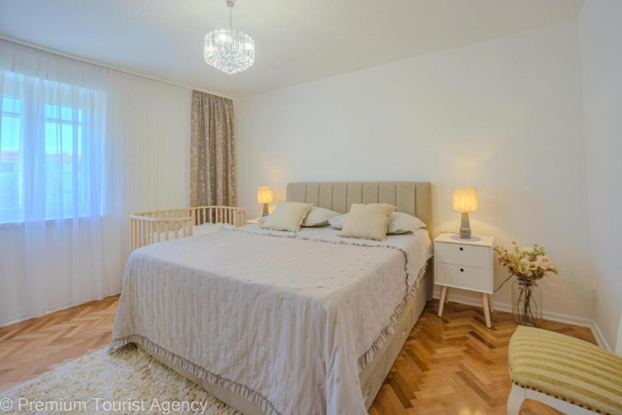 Sunset Apartment With Sea View ปอฟเลียนา ภายนอก รูปภาพ